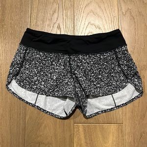 Lululemon speed up 2.5” shorts